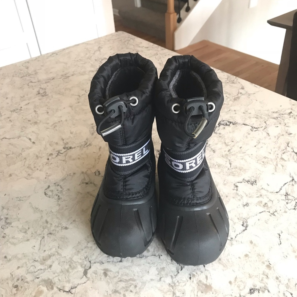 EUC sorel unisex 8 toddler